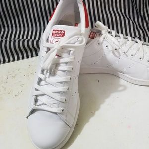 Classic Adidas (Stan Smith)